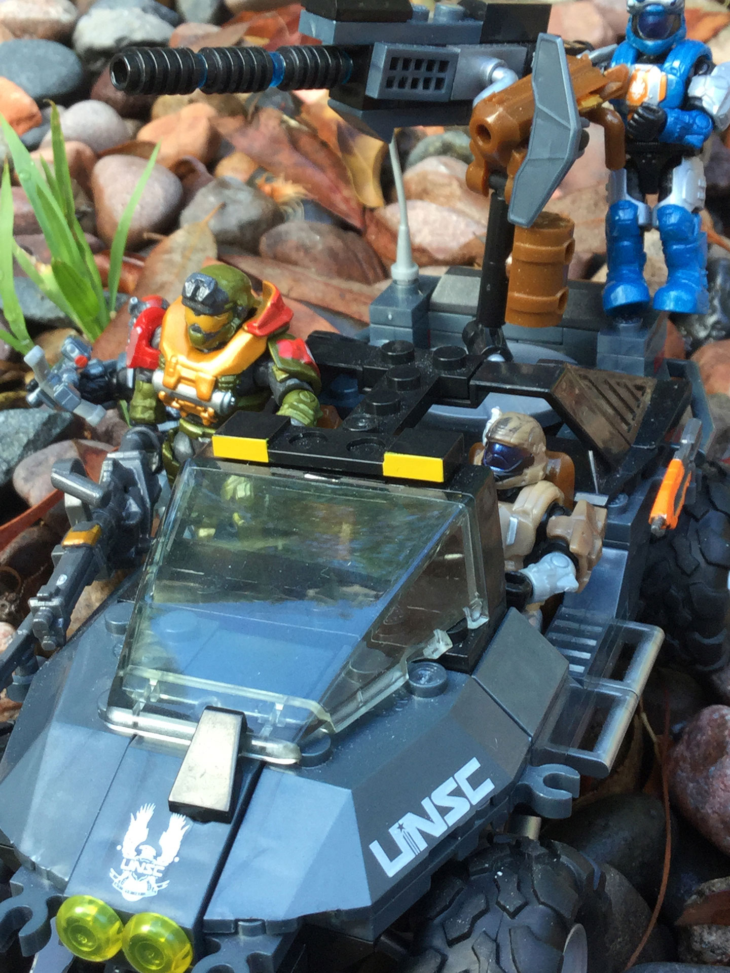 Field Recon :Mega Bloks Halo Warthog - Deez Minifigs